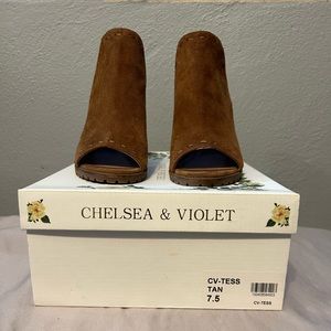 Chelsea & Violet brown suede open toed shoes. Size 7.5